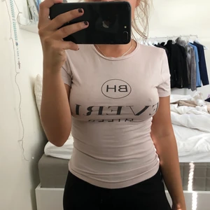 Missguided t shirt  - Fin t shirt från Missguided, inga defekter. Köparen står för frakten, meddela för fler frågor!🤍
