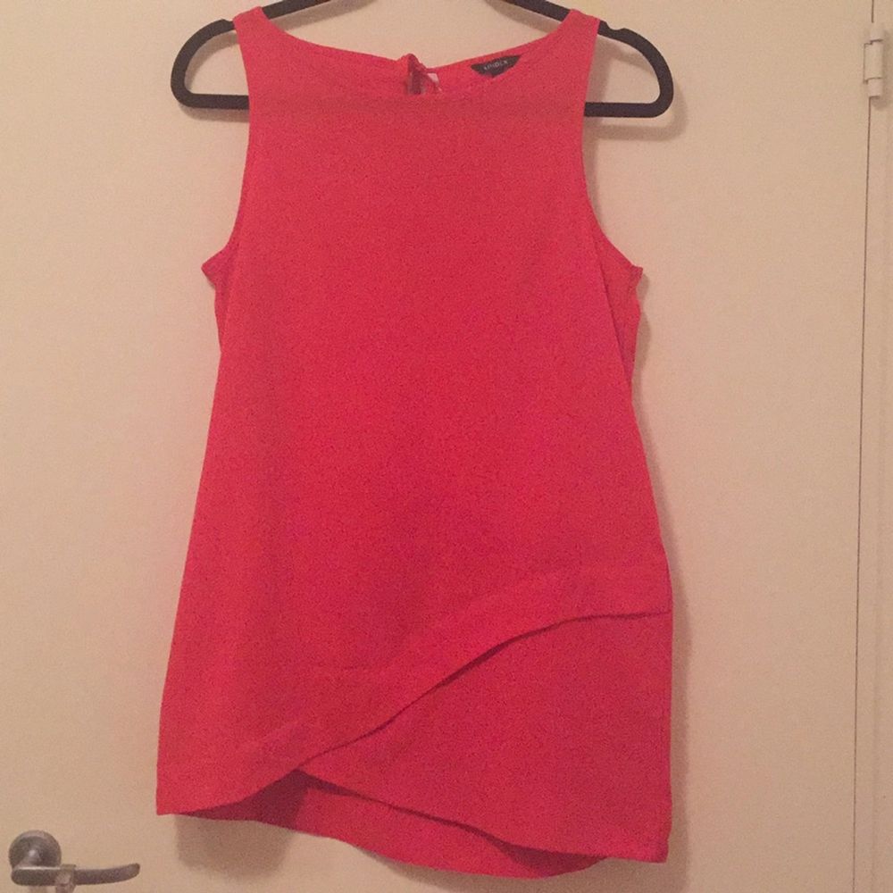 Löst sittande kort röd klänning | Plick Second Hand