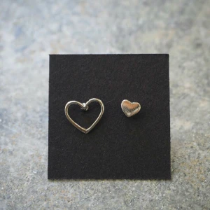  - nya örhängen / material : rodium, nickel