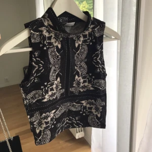  - Topp från Gina, halvpolo