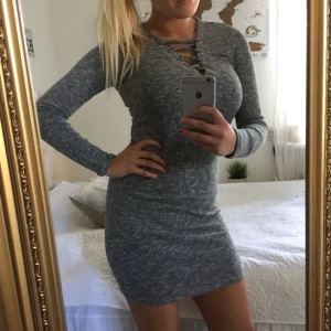  - Världens mest bekväma klänning i hela världen ✨ suuuuperstretchigt och mjukt tyg som gör att den passar större som mindre kroppar! 