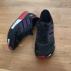  - Adidas shoes, good condition
