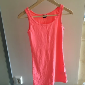  - ALLT SKA BORT! Annars slängs det.   Allt är i bra skick, har tröttnat på dessa plagg, därför säljer jag de billigt   5kr via Swish, frakt 7kr 🌟