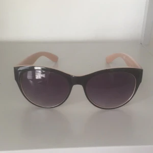  - Solglasögon från H&M 😎 Inga repor eller slitage