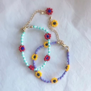 Handgjorda smycken  - Säljer jättefina handgjorda smycken. Kontakta mig för egen beställning🤍