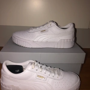 Puma CALI sneakers  - Storlek 37,5, köpta för 600kr säljs för 400kr (bud), säljer pga fel storlek, använda bara en gång 