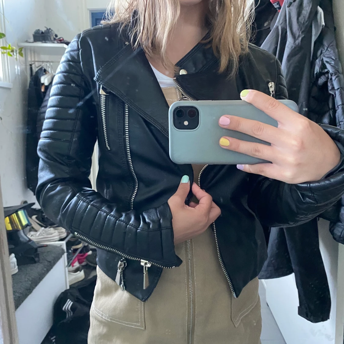 Svart skinnjacka - 90