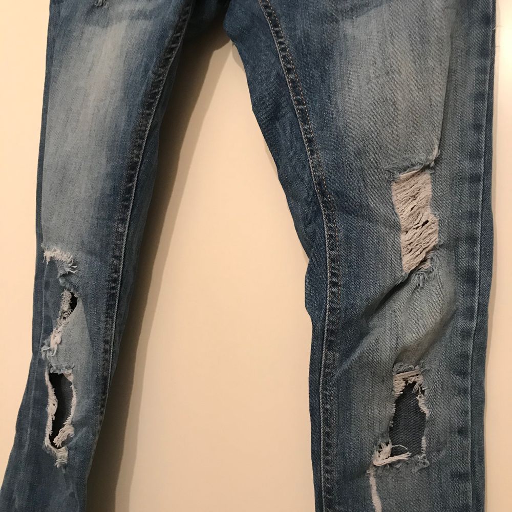 Ett par fräscha jeans från bik bok. Använda 1-2 gånger. . Jeans & Byxor.