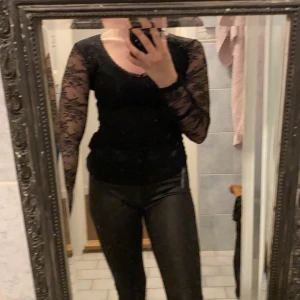 Spetströja i fint skick - Spetströja i storlek xs, aldrig använd så i fint skick 