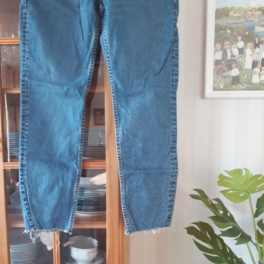 Blåa midrise jeans från lager 157 (modellen lender) Oanvända. Jag säljer även ett par i svart.. Jeans & Byxor.