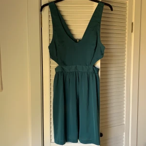 Cut out dress, TopShop, Strl Small - En superfin klänning, använd en gång på en gala. Som ny. Normal Small. Porto: 63 kr