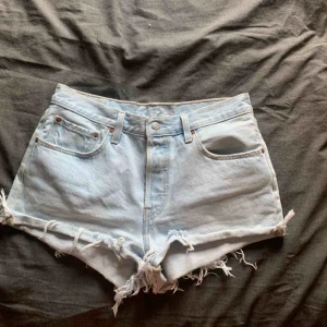  - Levis shorts, säljer pågrund av att jag inte använder dom, frakt tillkommer