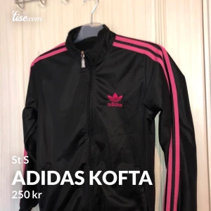 Adidas kofta  - I nyskick passar S och xs 