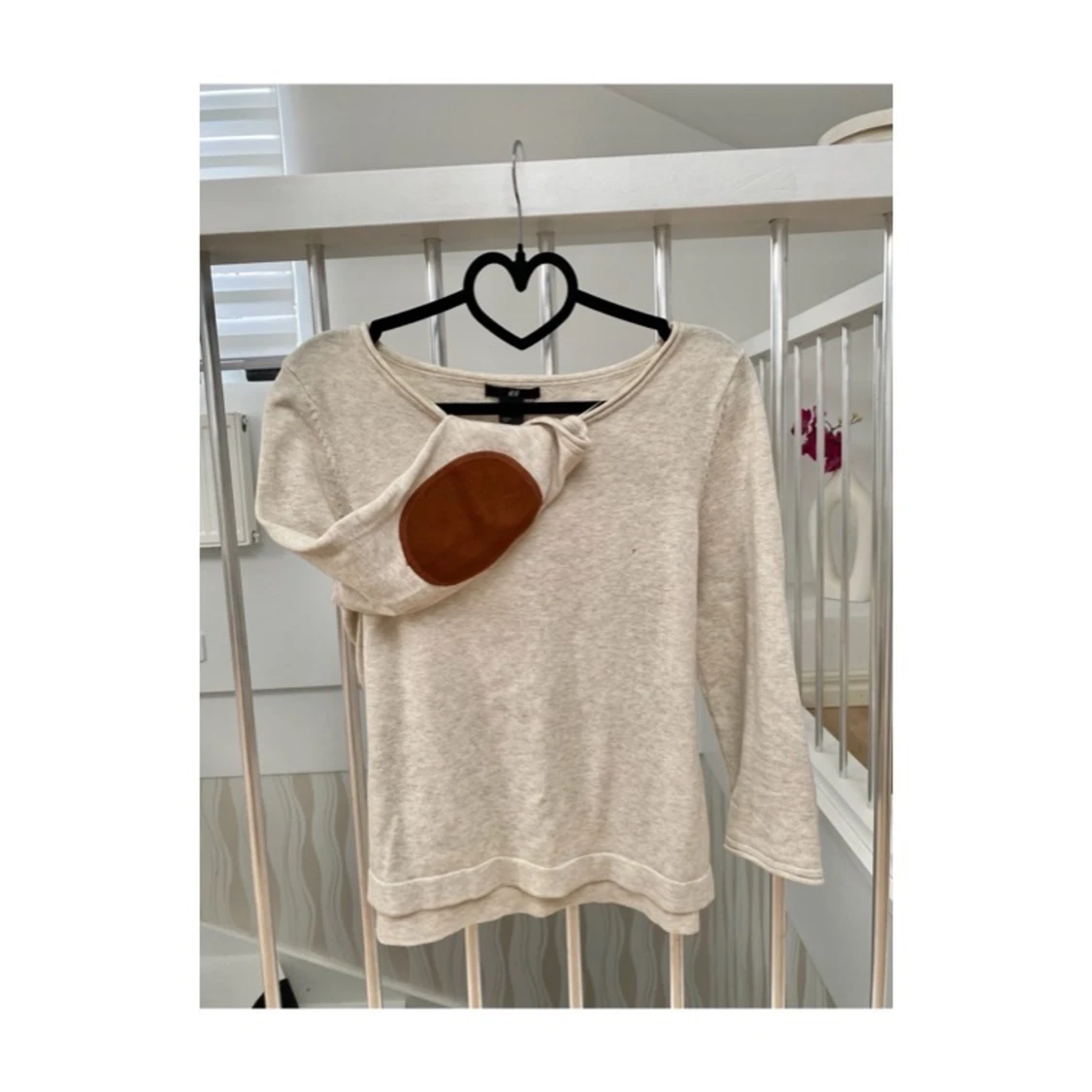 Tröja med brunt patch