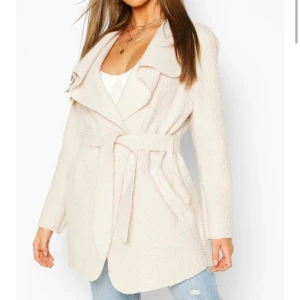 Teddy Waterfall coat storlek S - Mycket gosig och aldrig använd, endast testad. Nypris 648kr