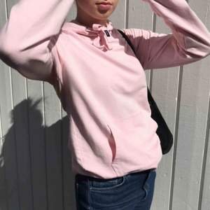 Superfin rosa hoodie från Crocker! Använd fåtal gånger💘