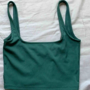  - As gulligt kort linne/ topp!! Knappt använd och sitter skit snyggt. Passar en Xs/S