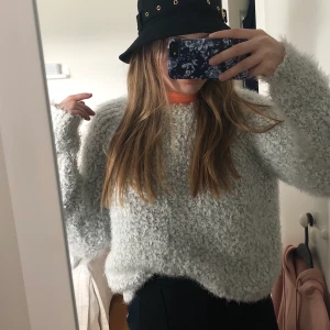 Gosig tröja  - Mysig och len tröja i storlek S 🦋 120 kr inklusive frakt 🦋