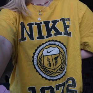  - Nike t-shirt som ej används. XL men kan passa vilken annan strl som helst om man vill ha den oversized