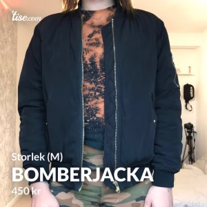 Bomberjacka  - 👉Tryck på chatta och skriv att du vill köpa. Inget budkrig utan först till kvarn. Betalning sker via Swish.    📦Skickas mot spårbar frakt! Fraktkostnad får du reda på när du vill köpa. #set 