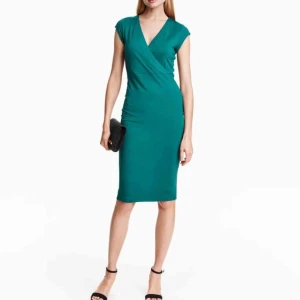  - Fri frakt  Helt ny stretchig klänning 