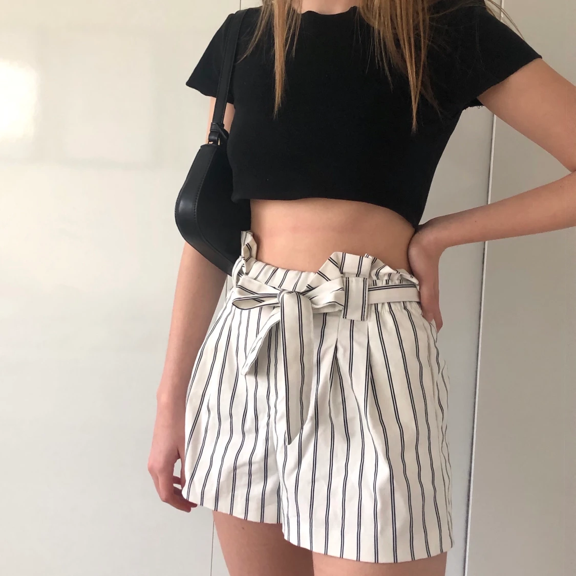 Randiga kostymshorts