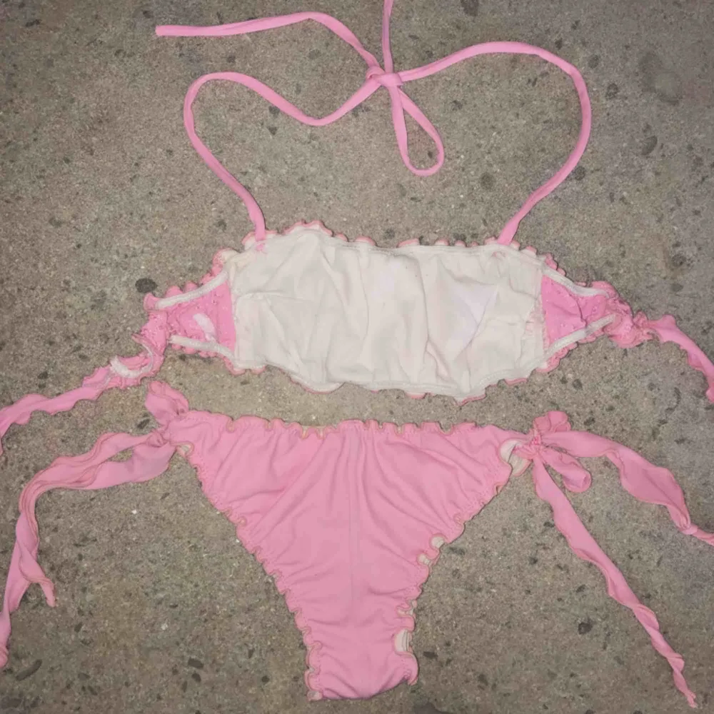 Superfin rosa bikini i storlek xs, använt 3 gånger i fint skick! Nypris 200 kr. Övrigt.