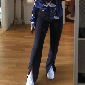  - Kostymbyxor med slit