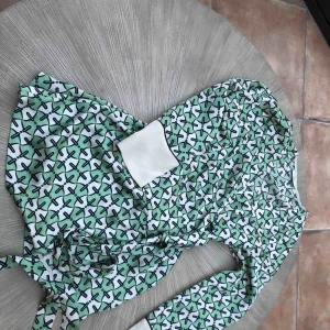  - Tunika Day Birger Mikkelsen stl 38 men känns som en stl 40  Ej använd.  Fin som kort klänning också