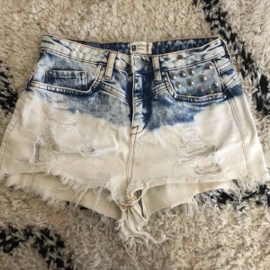  - Shorts från Gina Tricot fint skick kan fraktas.