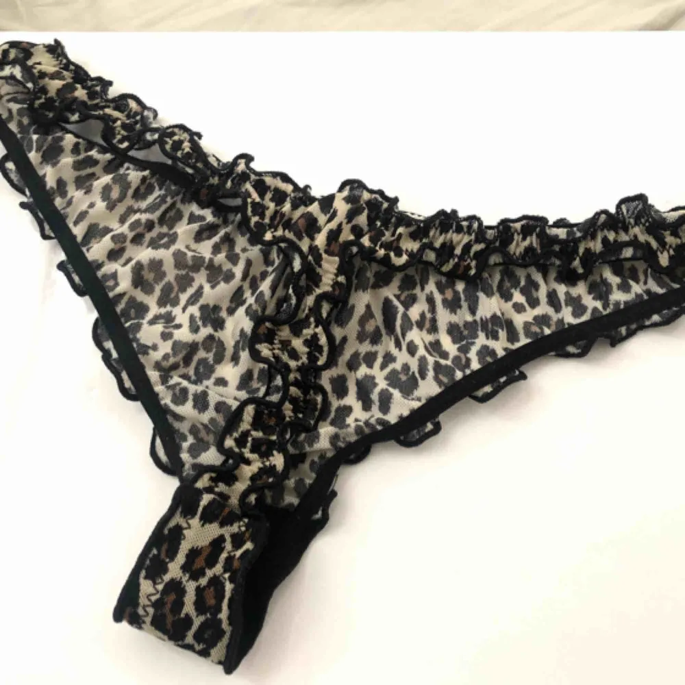 Helt oanvända leopard stringtrosor från Gina i storleken XS! Köpte dom på Gina för några veckor sen och då kostade dom 79 kr 😊. Övrigt.