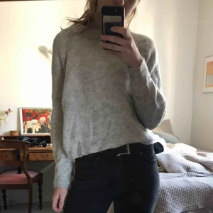  - Stickad tröja från h&m i Mohair, fint skick!