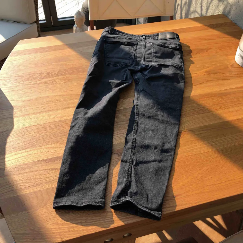 The Blir Uniform jeans stretch stl 30/32 upplagda i butik så längd ca 30 Köpta på JC använda men jättefina . Jeans & Byxor.