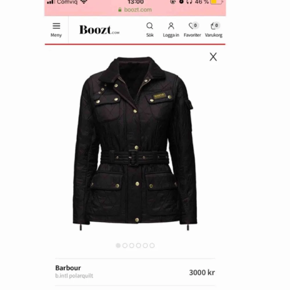 Fin Barbour jacka som har använts i några månader Storlek 34 Varmfodrad  Nypris 3000kr  Mitt pris 1500kr   Priset går att diskutera!☺️ Frakten står köparen för!. Jackor.