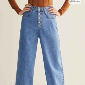  - Vida jeans från mango.  Använda en gång.  