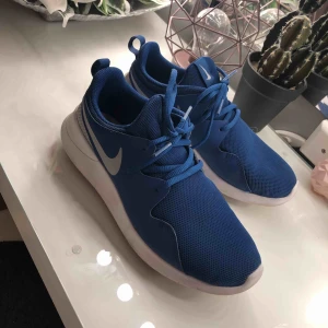  - Blåa nike skor, fint skick 