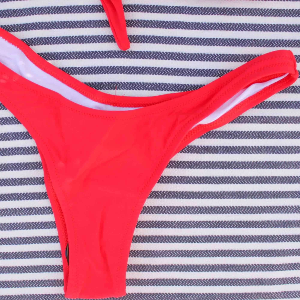 Röd knytbar bikini i röd❣️ 199+ 39kr frakt. Övrigt.