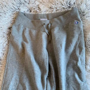  - Mjukisbyxor. Använda en gång. 