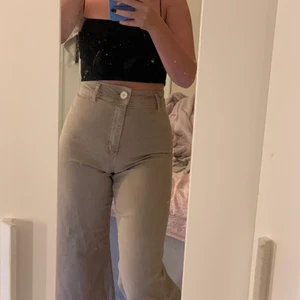 Zara byxor - Byxor från zara, aldrig använda. Modellen heter ” the marine straight ” och är i storlek 38. Jag är 168 cm