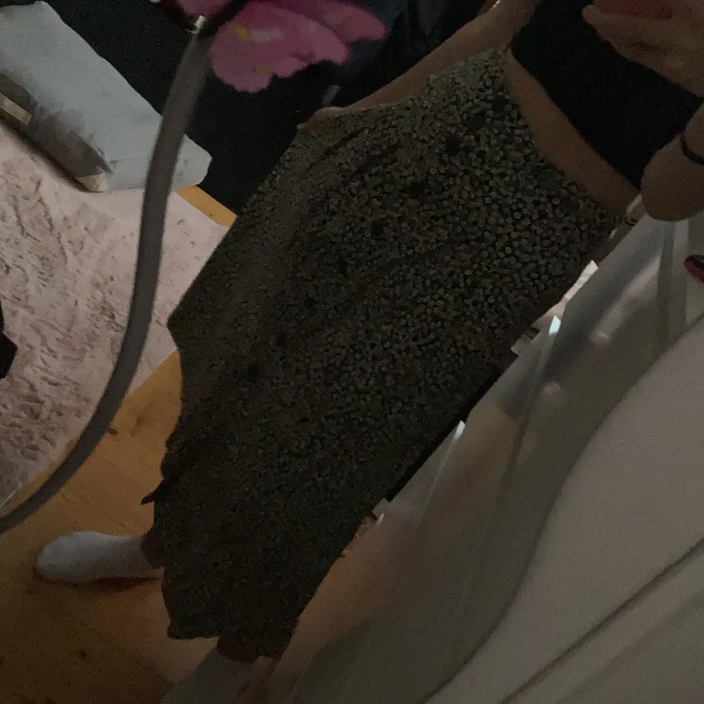 Säljer denna helt oanvända kjolen från ASOS, taggen e fortfarande på och den är strl 36, verkligen jättefin men har synd nog inte fått någon användning till den :(. Kjolar.