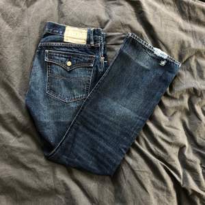 Mörkblå jeans från Ralph Lauren, Stl 31/30. Avgör skick själv på bilderna:)