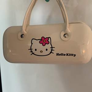 Nytt hallo Kitty glasögonfodral i bra sick 