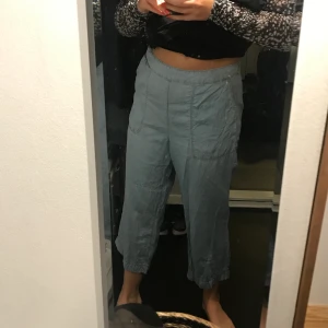 Byxor - Sköna jeansfärgade byxor från H&M
