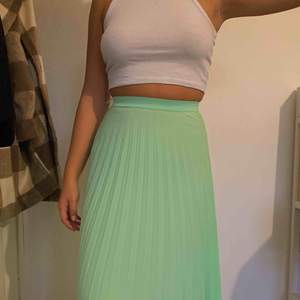 Mintgrön kjol från miss selfridge, ordinarie pris 480kr