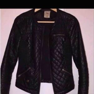  - Skinnjacka från zara