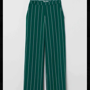  - Snygga festbyxor, köparen står för frakt