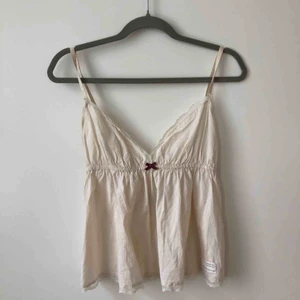 Odd Molly-linne - Linne från Odd Molly i fint skick. Finns i Stockholm.