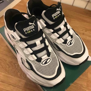 - Säljer ett par skitsnygga puma sneakers som är nästan som i ny skick✨ . (Tvättade ) 🧽 Ny pris 1200kr  