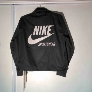  - Skit cool Nike vindjacka i gott skick! ☺️
