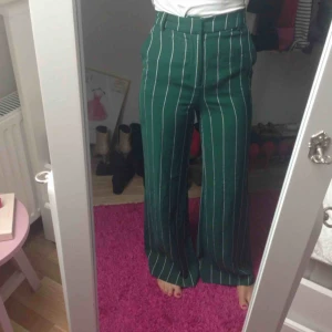  - Långa i benen,är 1,62.  Säljer endast till den som kan mötas i Helsingborg,skickar inte på posten. 